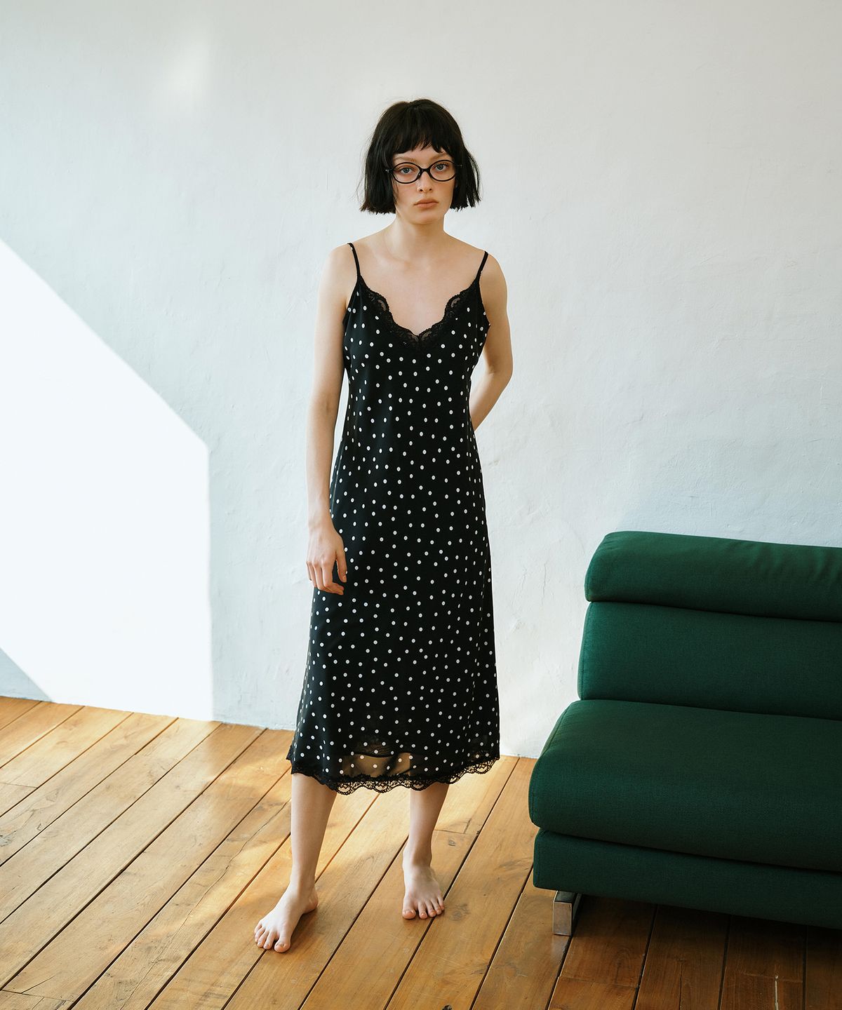 그린버터(GREENBUTTER) Dot Lace Slip Dress (Black)