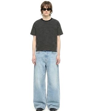 피치 스트라이프 크롭 반팔티셔츠 차콜 블랙