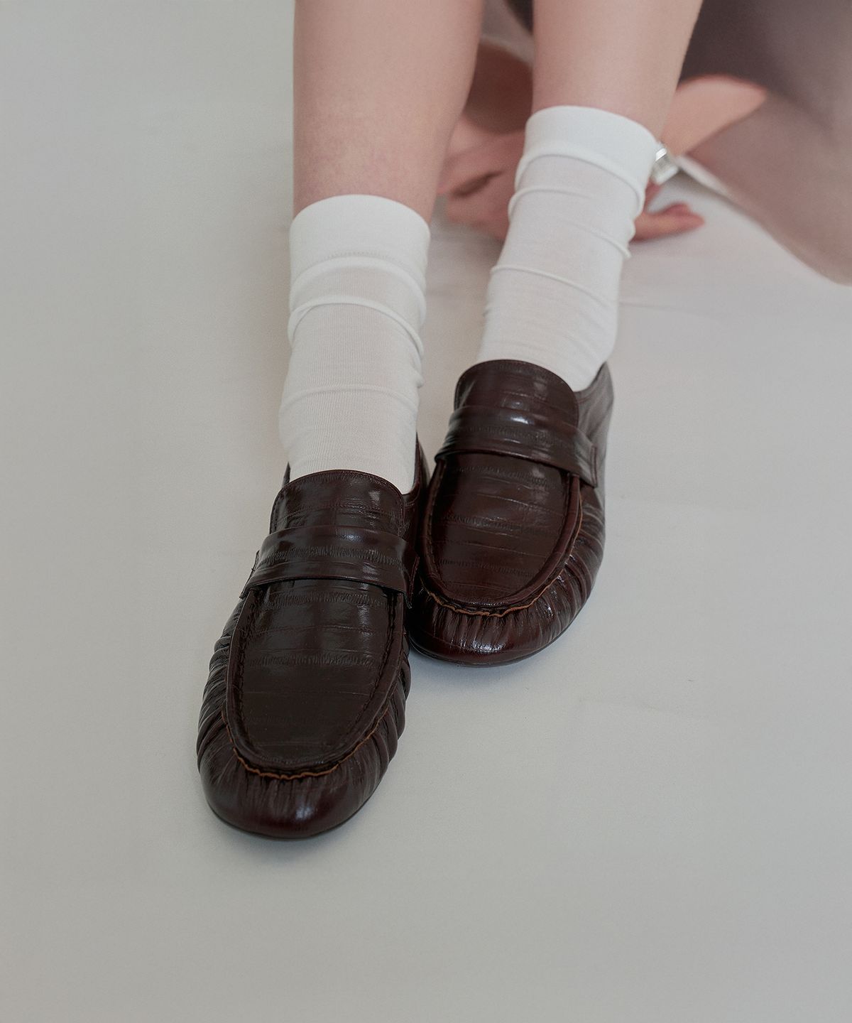 호와스(HOWUS) CLASSIC AREN LOAFER (BROWN)