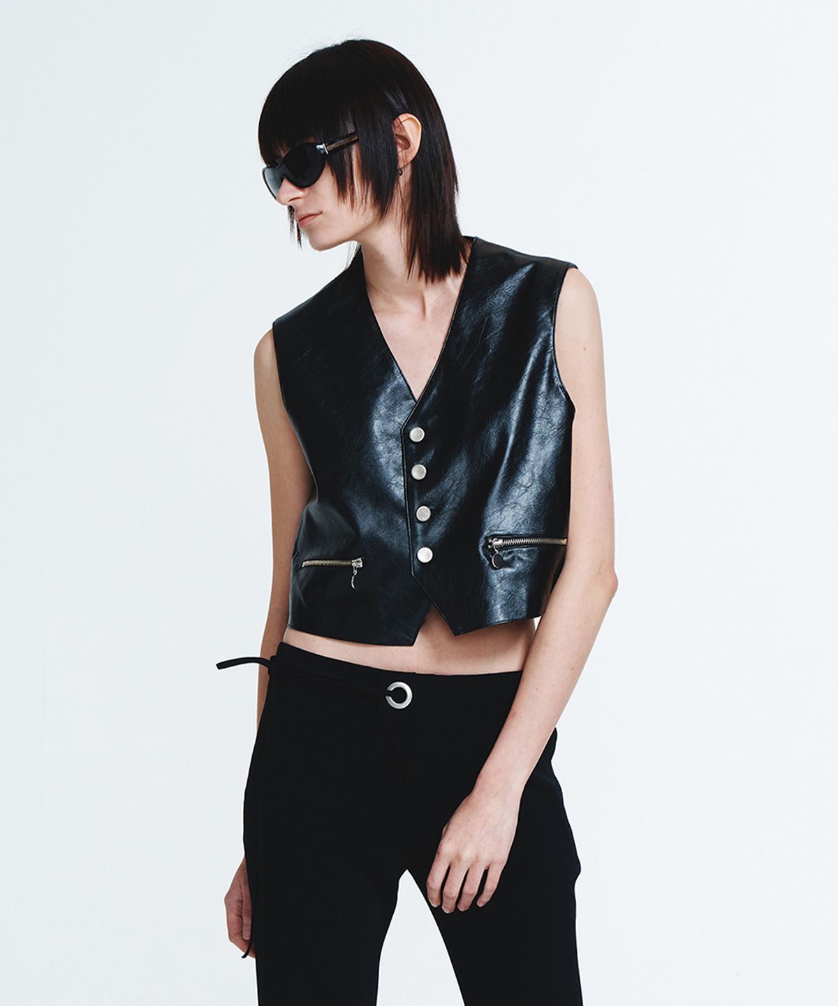 다이닛(DEINET) FAUX LEATHER VEST IN BLACK