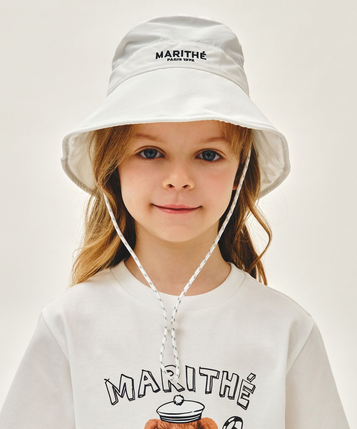 마리떼 키즈(MARITHÉ KIDS) KIDS NYLON WIDE BUCKET HAT white