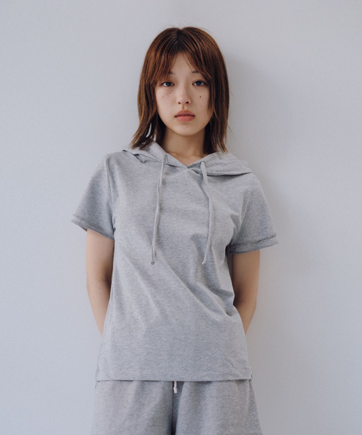 오헤시오(OHESHIO) HOODED LAYERED CAP SLEEVE T-SHIRT, MELANGE