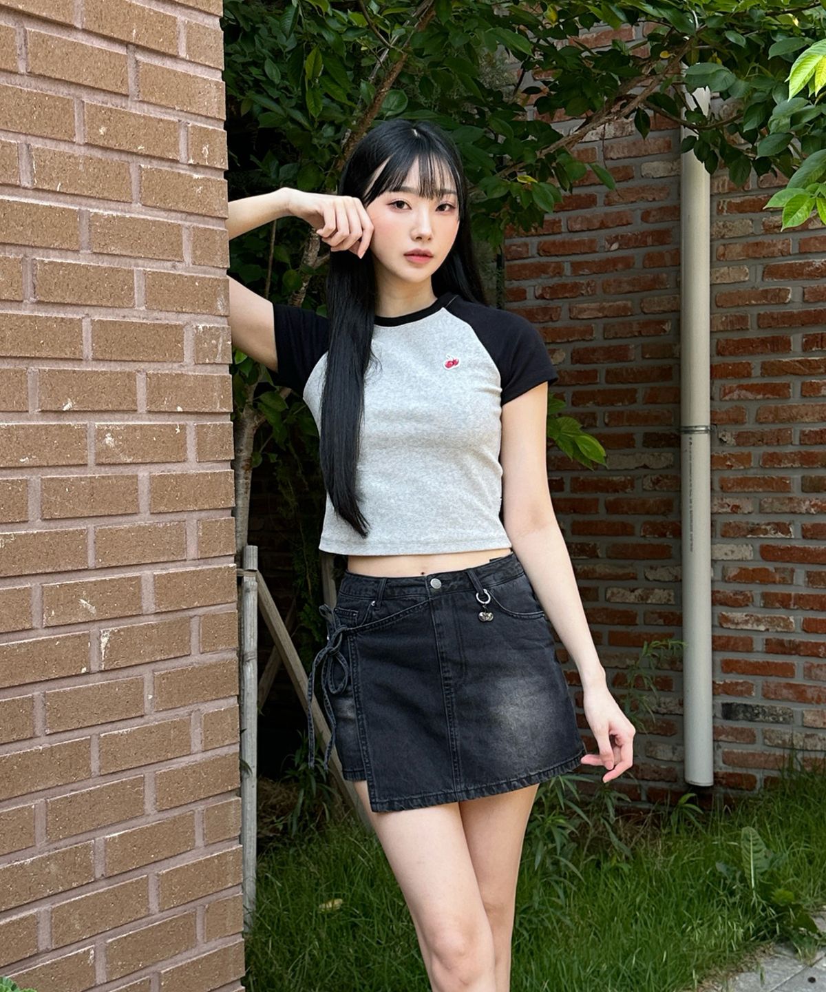 키르시(KIRSH) 키르시 스트링 포인트 데님 랩스커트 [블랙]