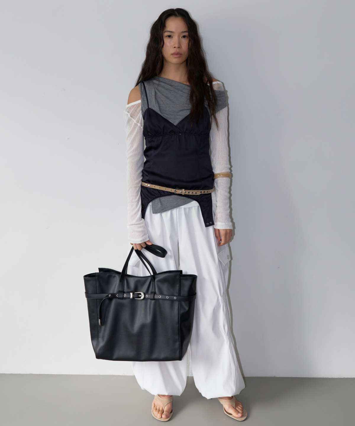 크리스틴프로젝트(CHRISTINE PROJECT) WRAP BELTED SHOULDER BAG LARGE(BLACK PEPPER)
