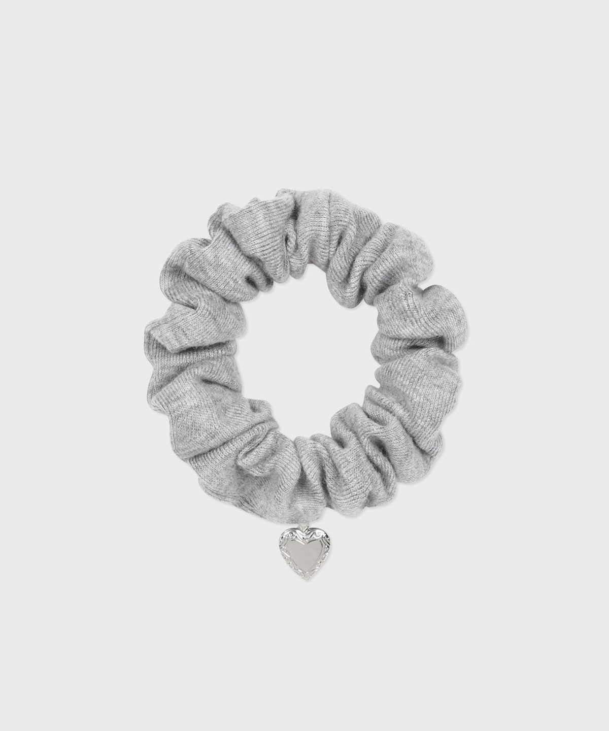 삭스어필(SOCKS APPEAL) heart charm mini hair scrunchie grey