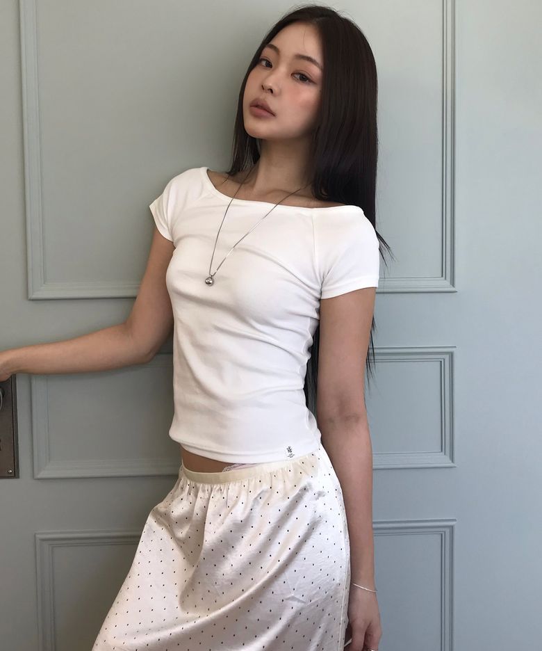 벨보 베이직 오프숄더 반팔 티셔츠