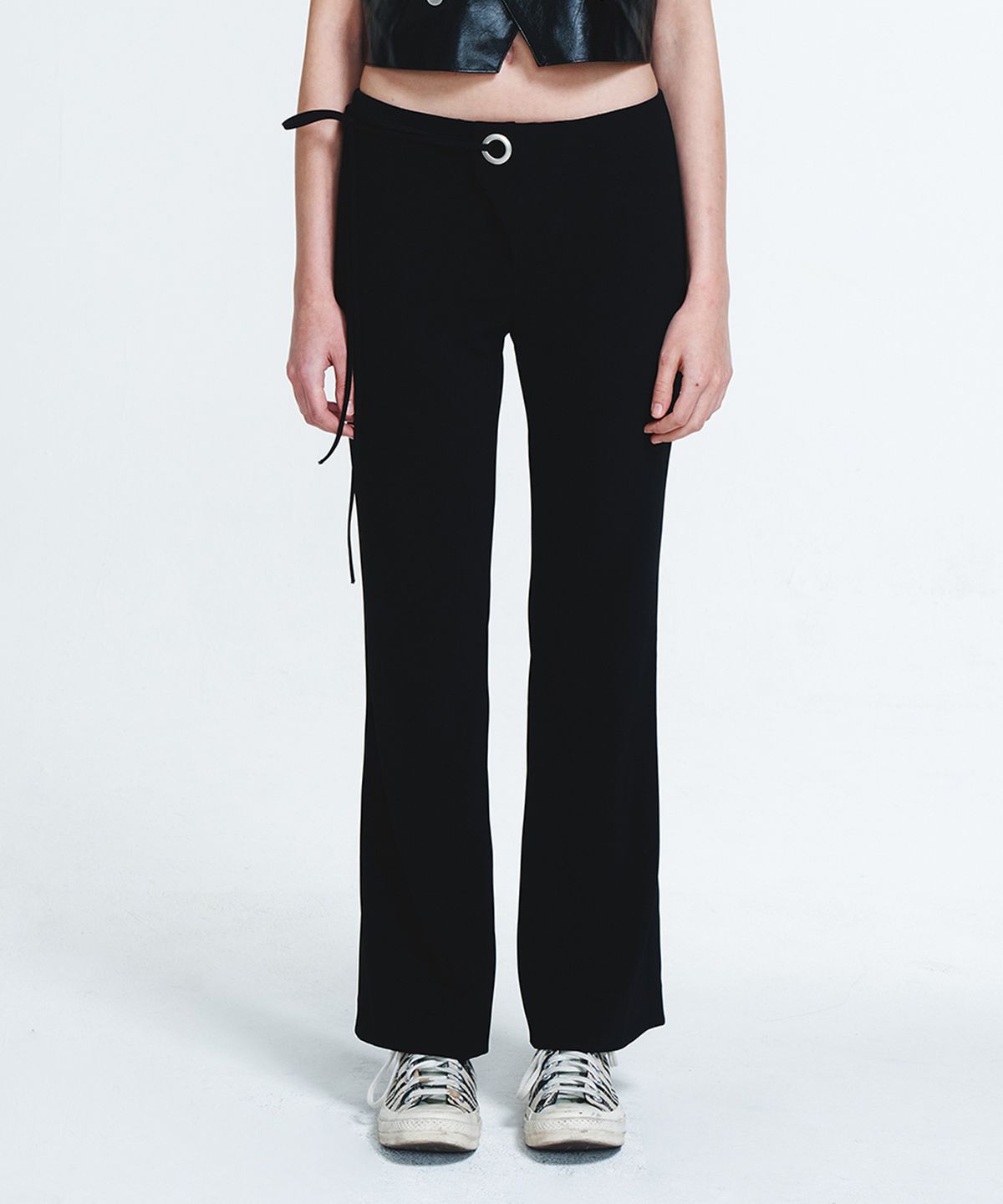 다이닛(DEINET) EYELET POINT BOOTSCUT SLACKS IN BLACK