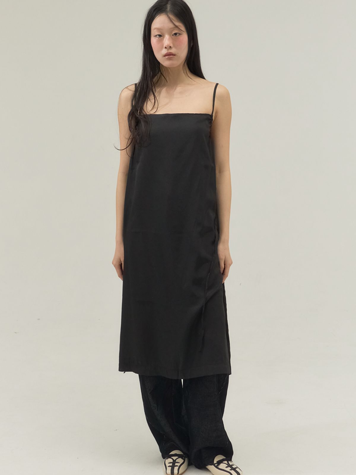 쏘리, 투 머치 러브(SORRY, TOO MUCH LOVE) Button Detail Square Neck Slip Dress_Black
