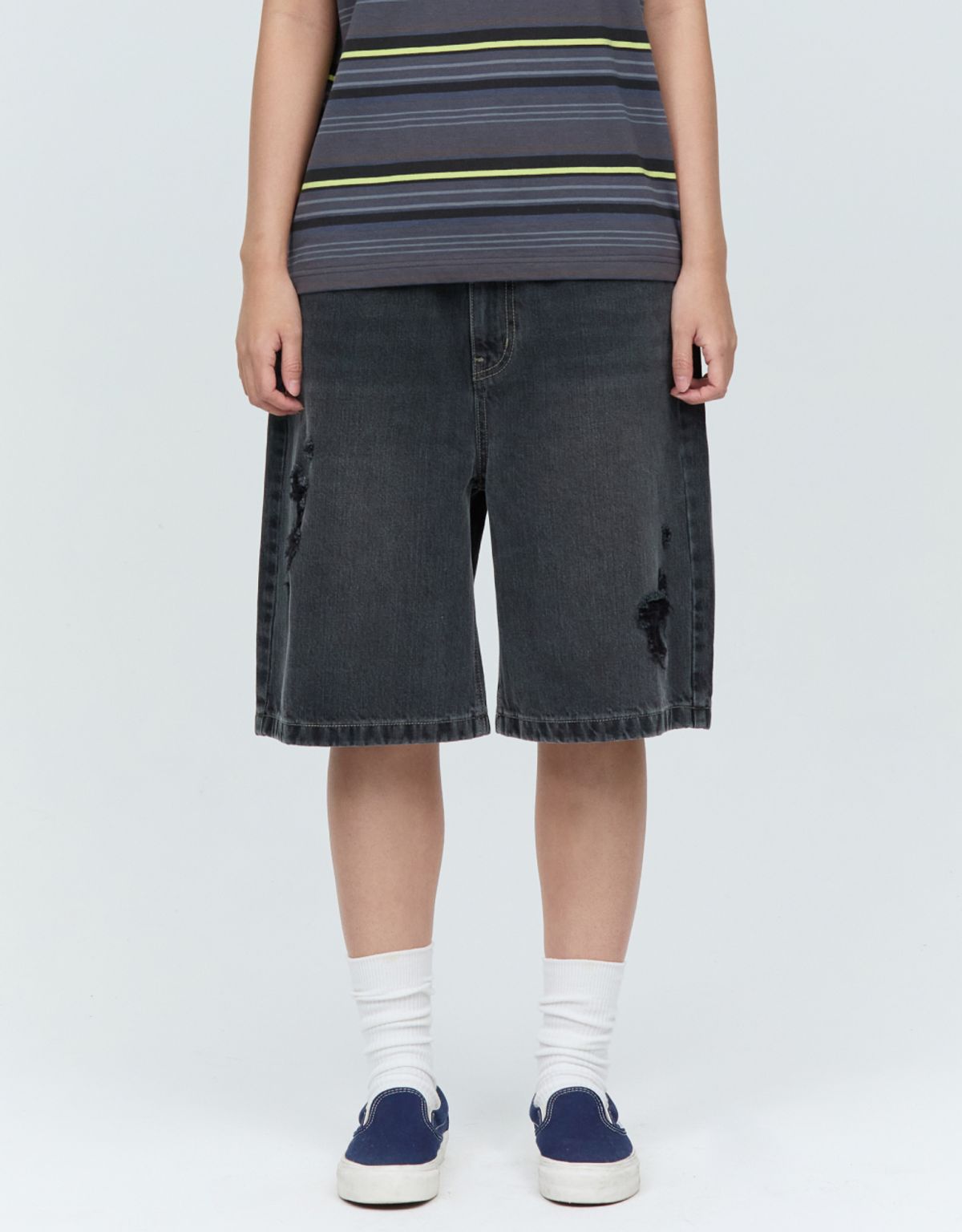 엠엠엘지(MMLG) DISTRESSED WASHED DENIM SHORTS (BLACK)