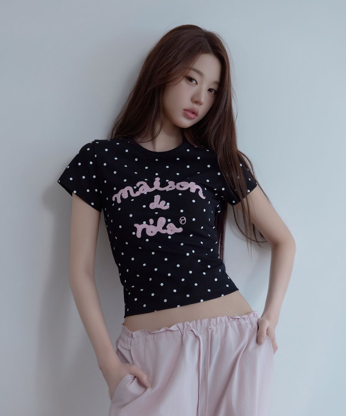 로라로라(ROLAROLA) MAISON DE ROLA EMBROIDERY DOT T-SHIRT BLACK