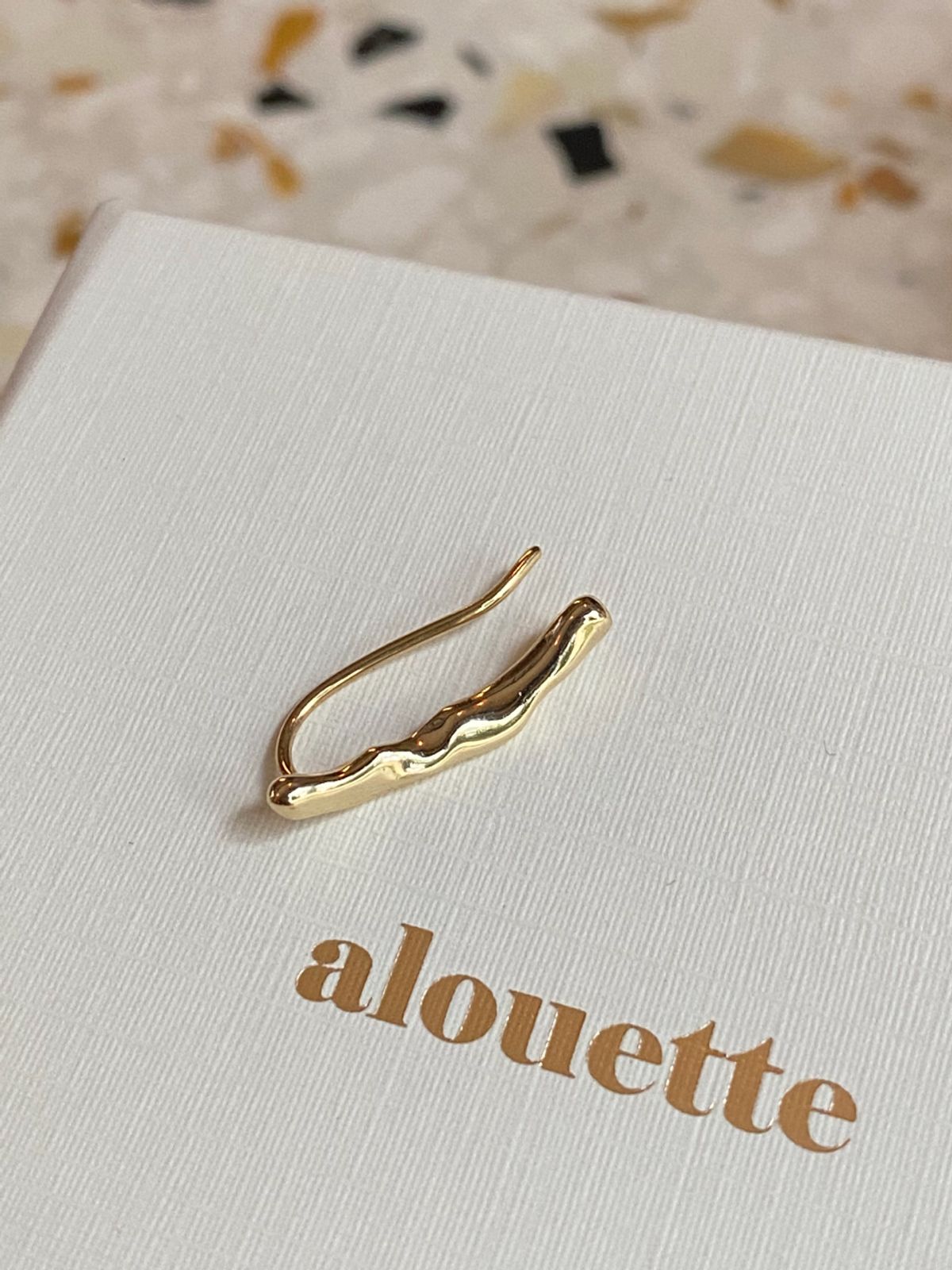 알루엣(ALOUETTE) 멜팅 스틱 이어 클라이머