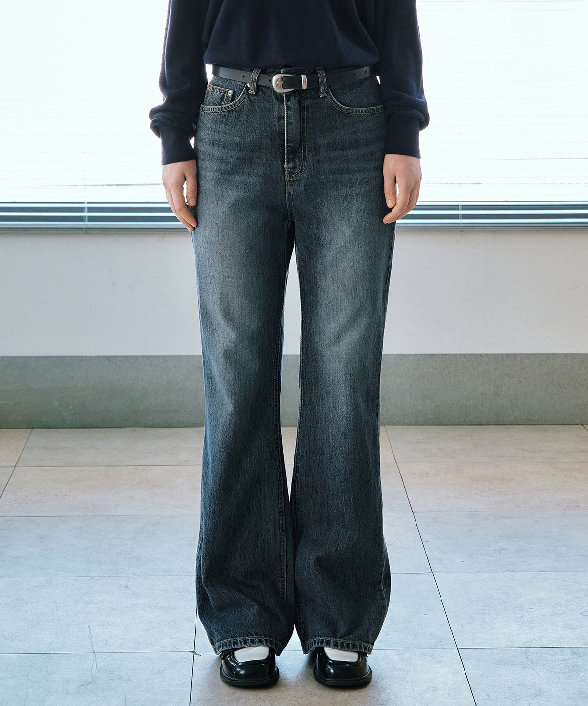 로에일(LOEIL) LW248 Deep washing boots cut denim pants