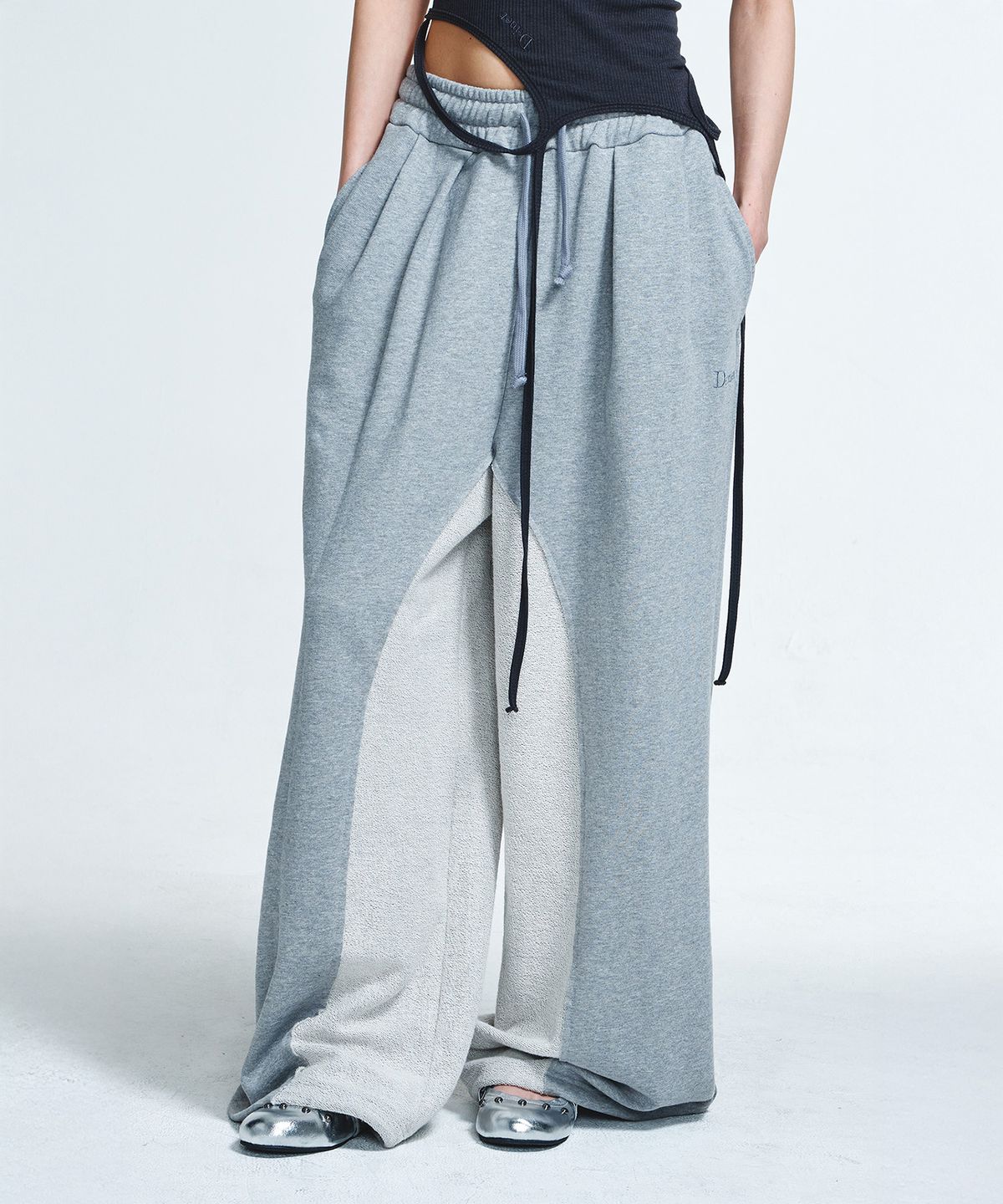 다이닛(DEINET) REVERSE CUT SWEATPANTS IN MELANGE GREY