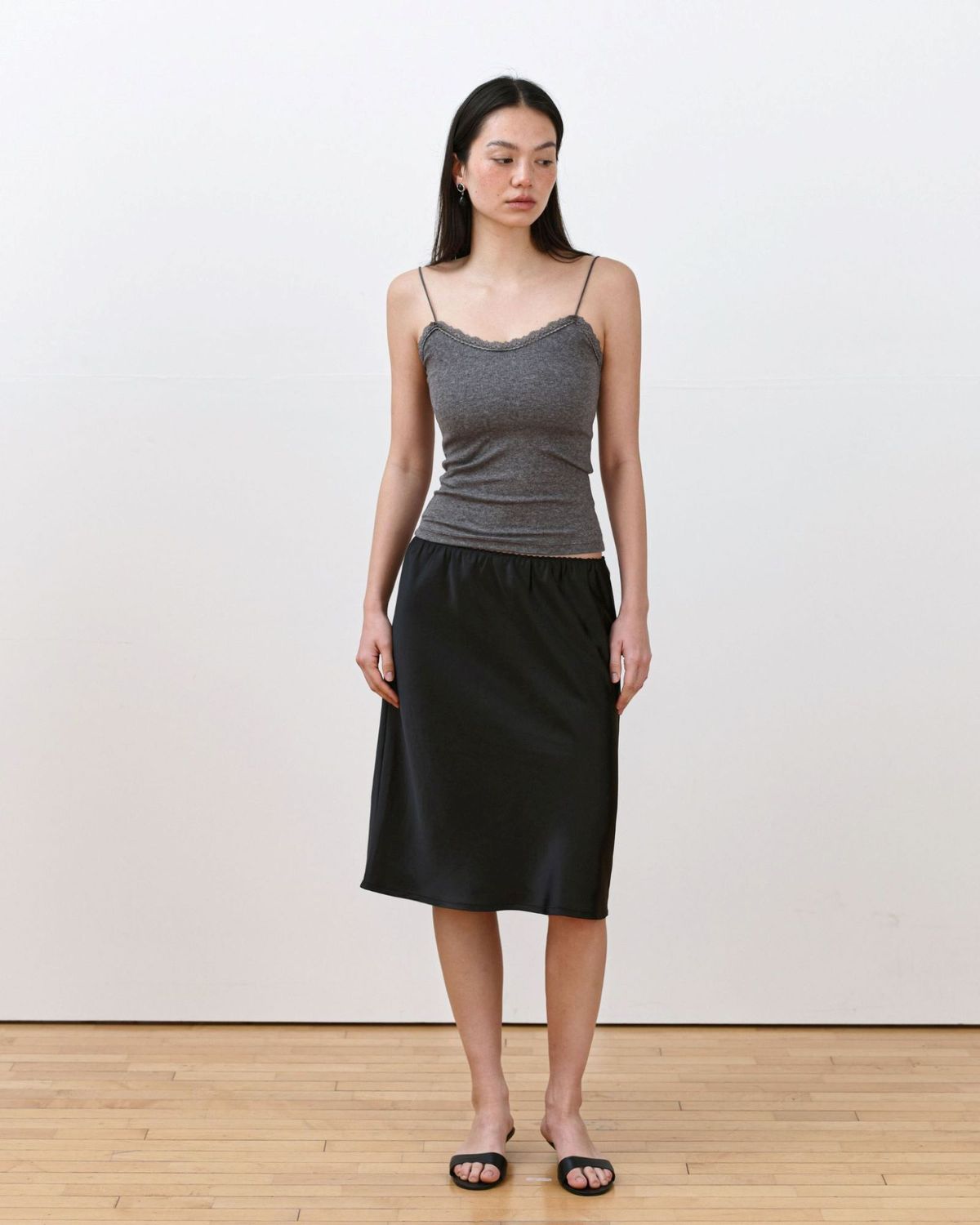 무아르무스(MUARMUS) Aimi Half Band Skirt [Black]