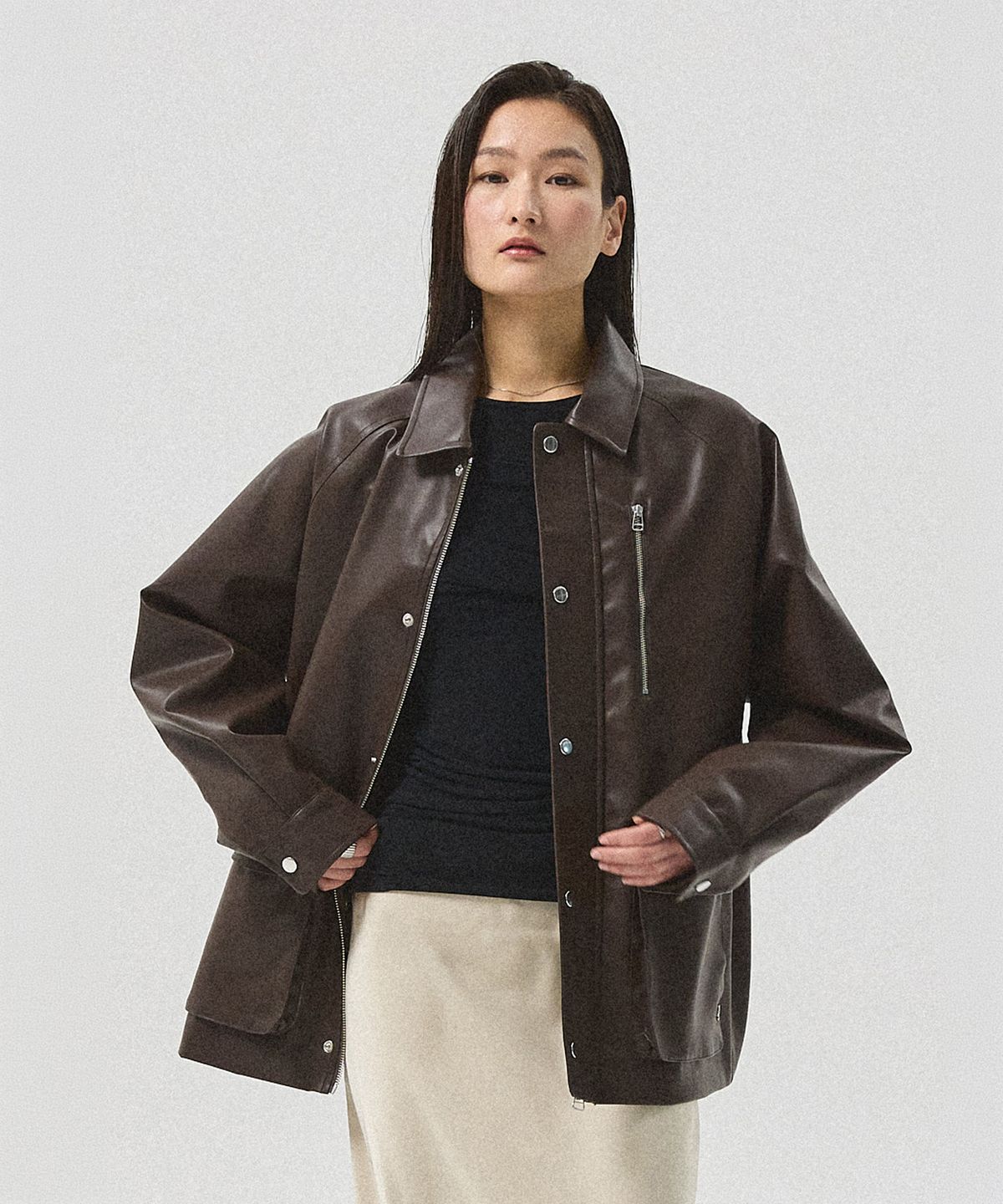 아흐레(AHRE) Varen Faux Leather Field Jacket_BROWN