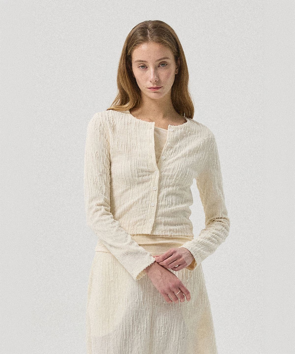 아흐레(AHRE) Selon Crinkle Cropped Cardigan_WHITE