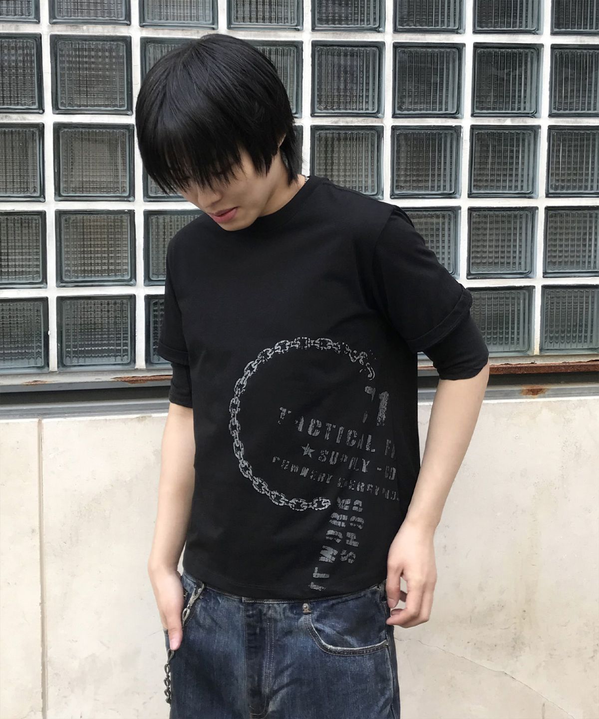 기철(KICHUL) Low Chain T-shirt (Black)