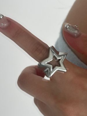 Star Bold Ring