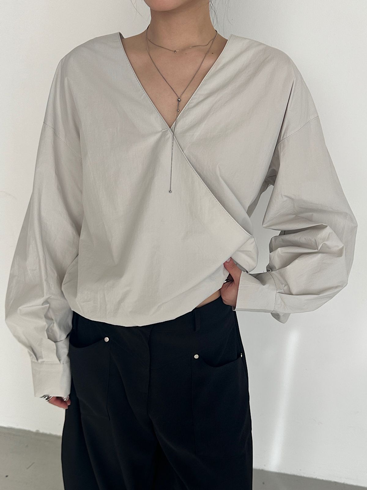 아포엠(APOEM) Wrap Line Two-Way Blouse (3C)