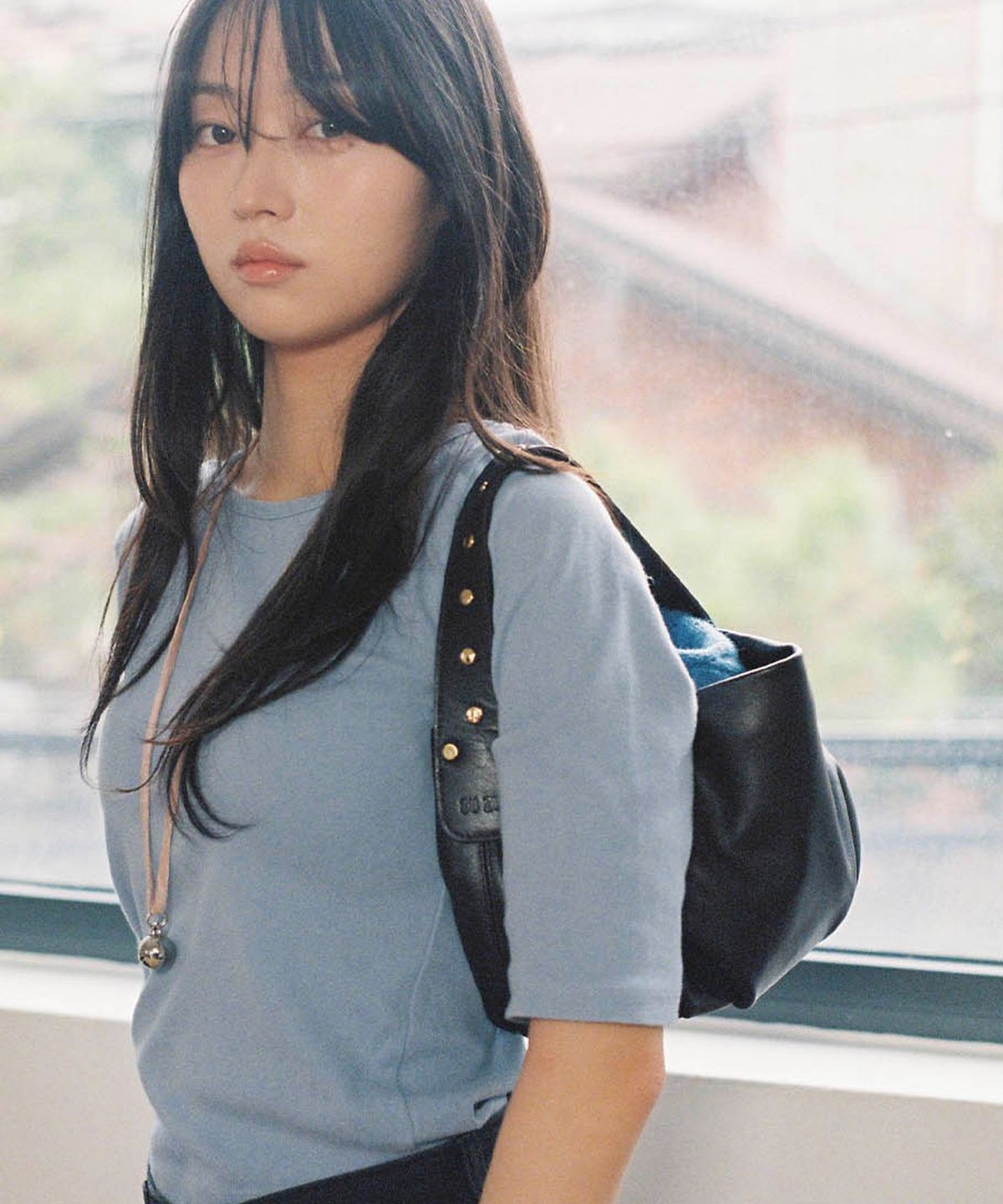 수주(SU ZU) 맨디 미니 스터드 다크브라운