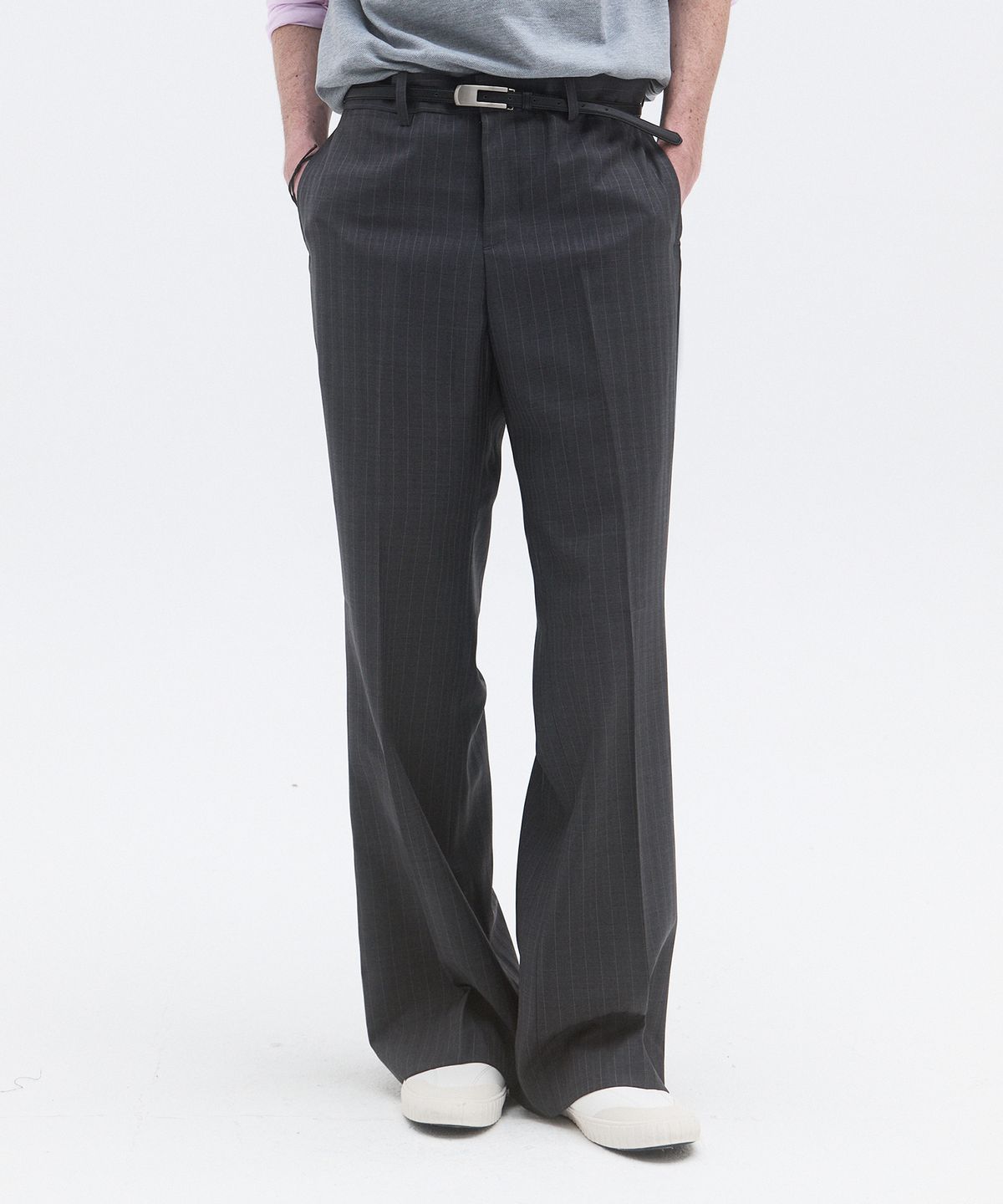 윈더(WINDER) CORE WOOL SEMI-FLARED TROUSERS - STRIPE CHARCOAL