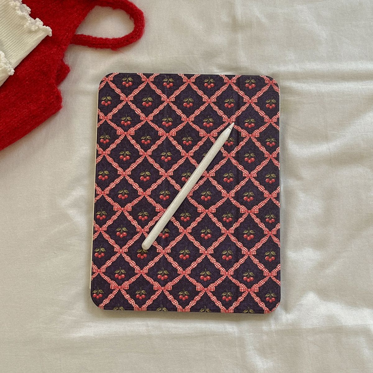 메이드모먼(MADEMOMENT) vintage cherry pattern 디자인 [아이패드 케이스]