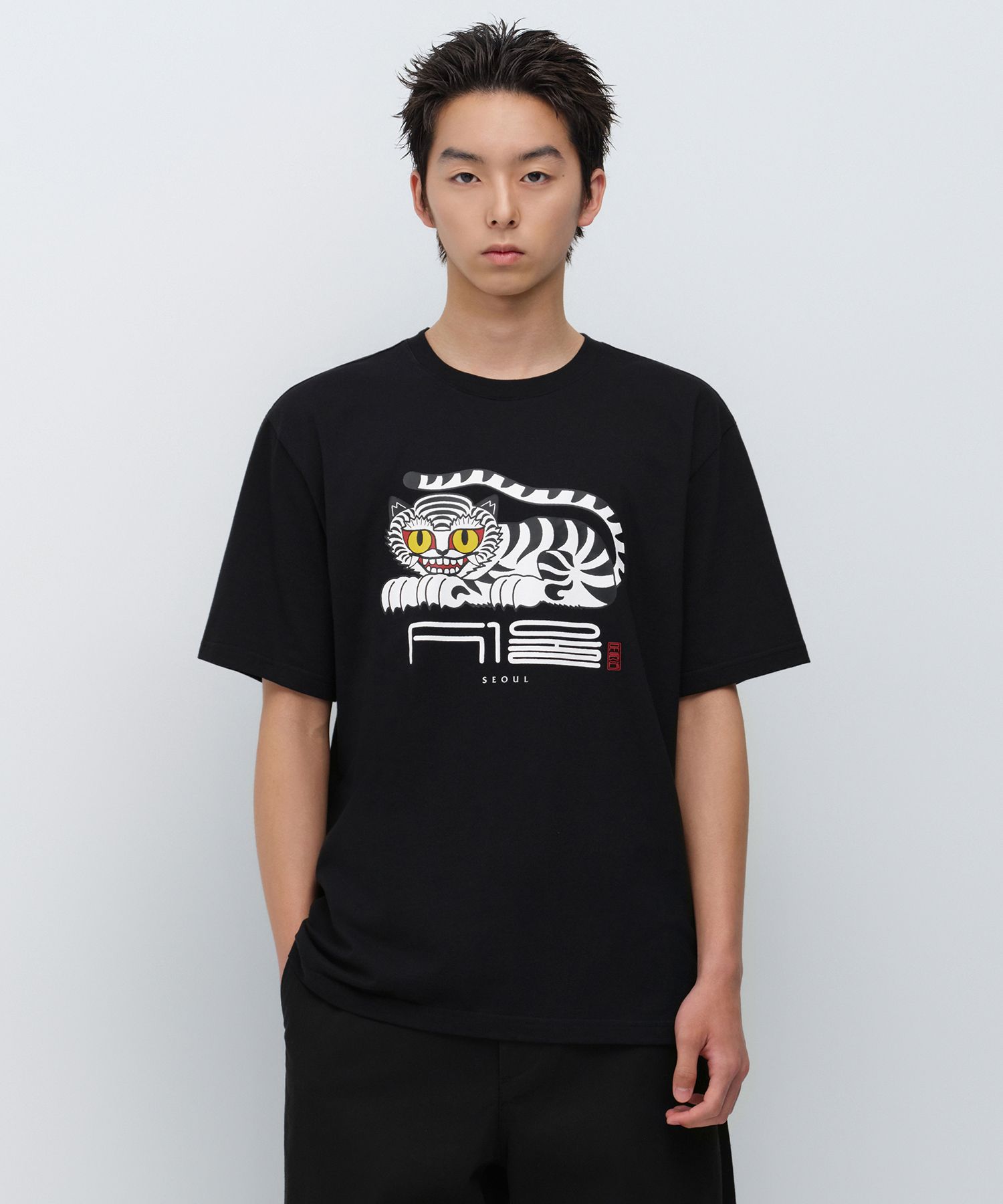 MUSINSA公式 | MUSINSA STANDARD [K-スビニア] トラTシャツ [ブラック]
