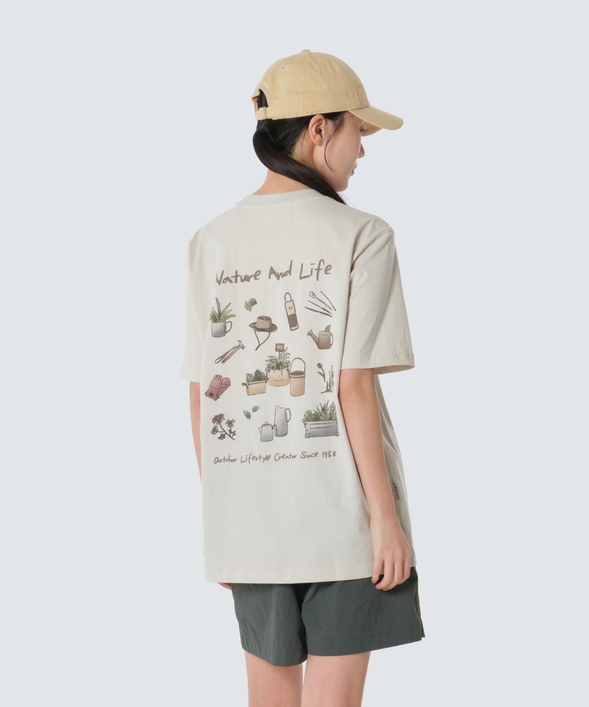 스노우피크 어패럴(SNOWPEAK APPAREL) 코튼 네이처 그래픽 반팔 티셔츠 (S26MUFTS64) Light Beige
