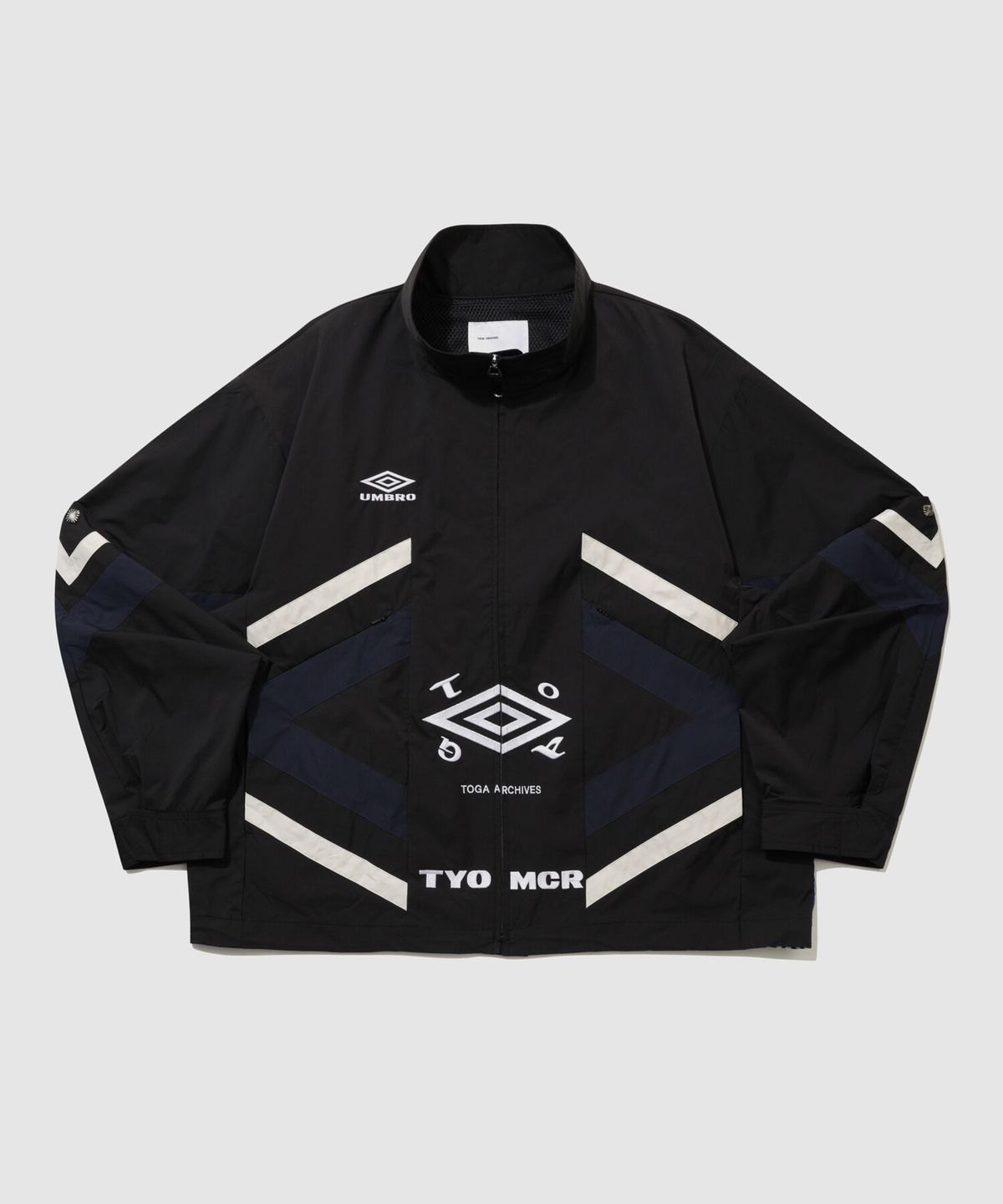 엄브로(UMBRO) [UMB X TOGA] 스탠넥 긴팔 자켓 블랙 UR111OJK21