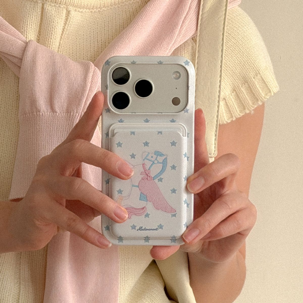 메이드모먼(MADEMOMENT) dreamy pony 디자인 [맥세이프 하드 폰케이스]