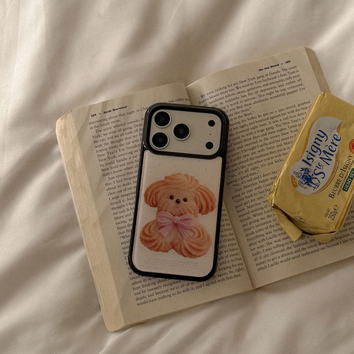 메이드모먼(MADEMOMENT) butter cookie puppy 디자인 [블랙 맥세이프 범퍼케이스]