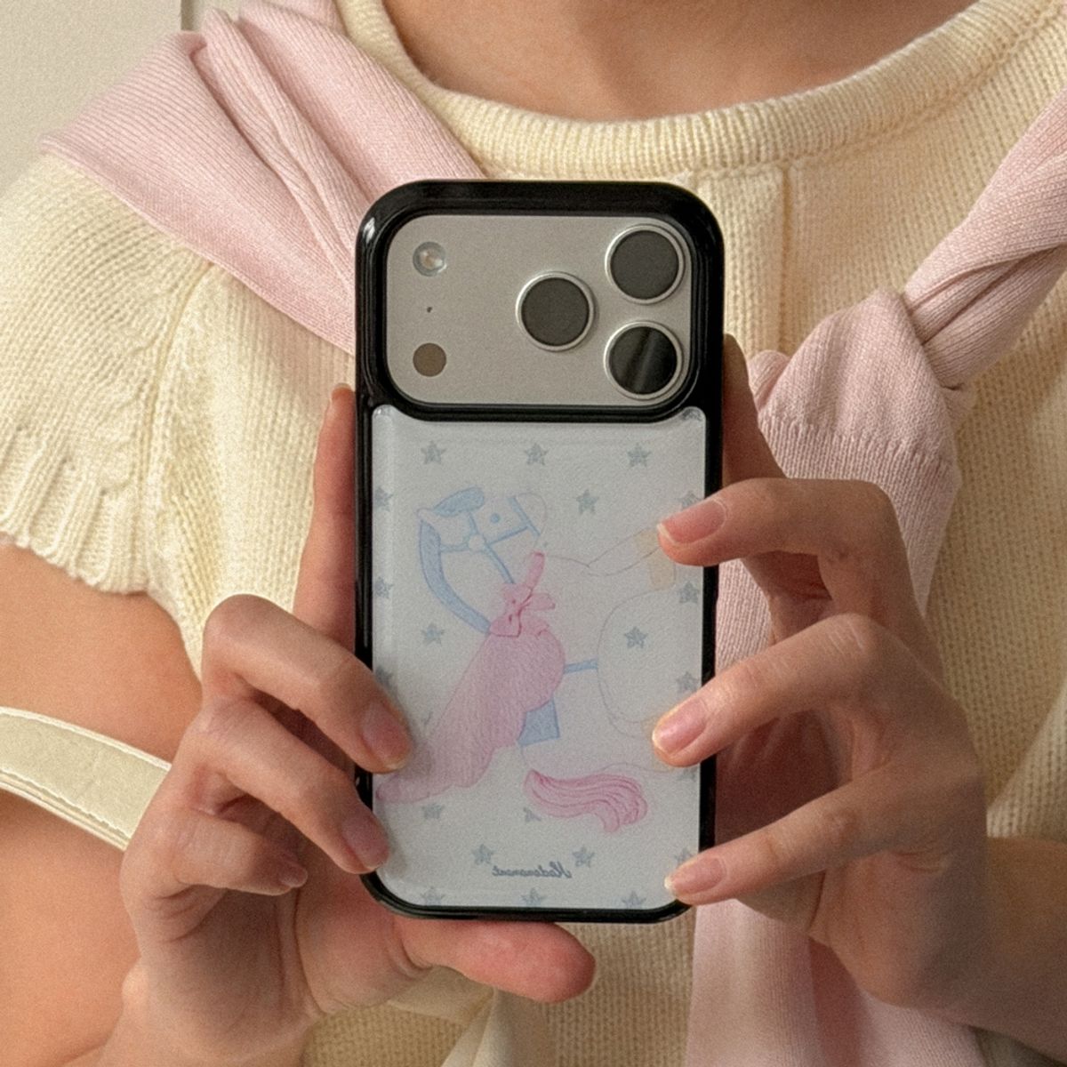 메이드모먼(MADEMOMENT) dreamy pony 디자인 [블랙 맥세이프 범퍼케이스]