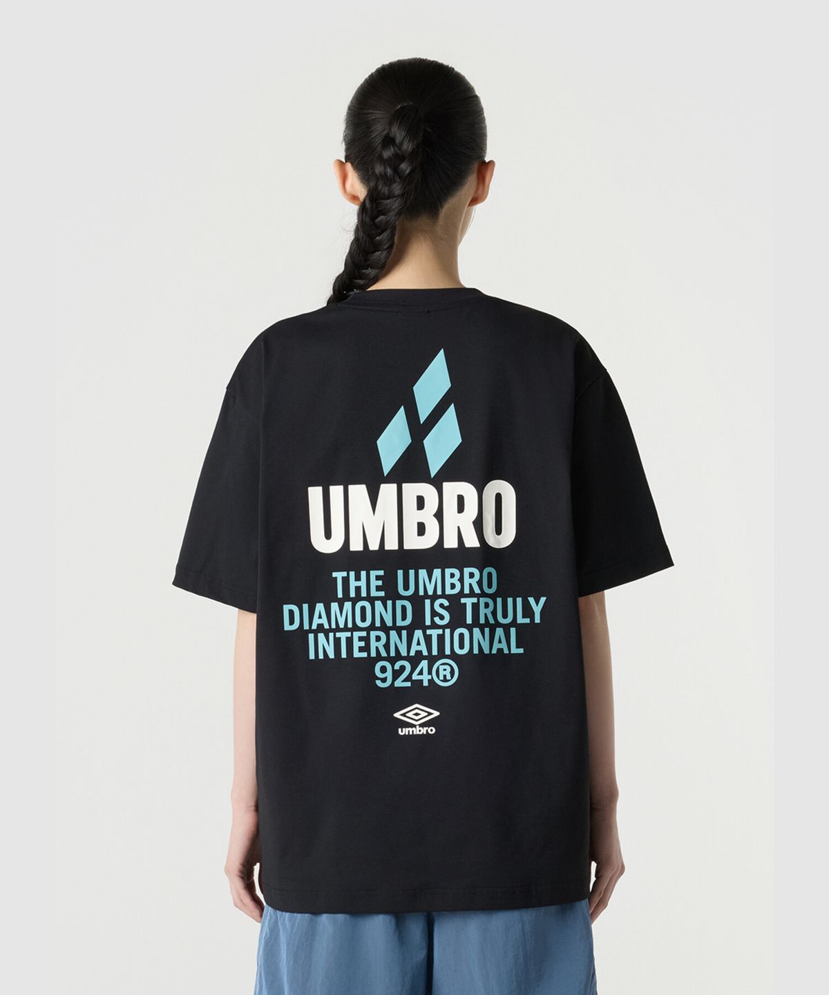 엄브로(UMBRO) [QUICK-DRY] 팝러쉬 프레쉬 그래픽 반팔 티셔츠 블랙 UR121CRS35