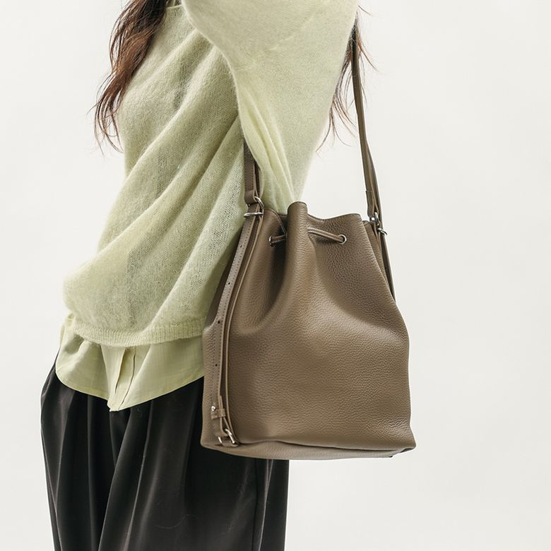 WD_Drawstring bucket bag_BROWN