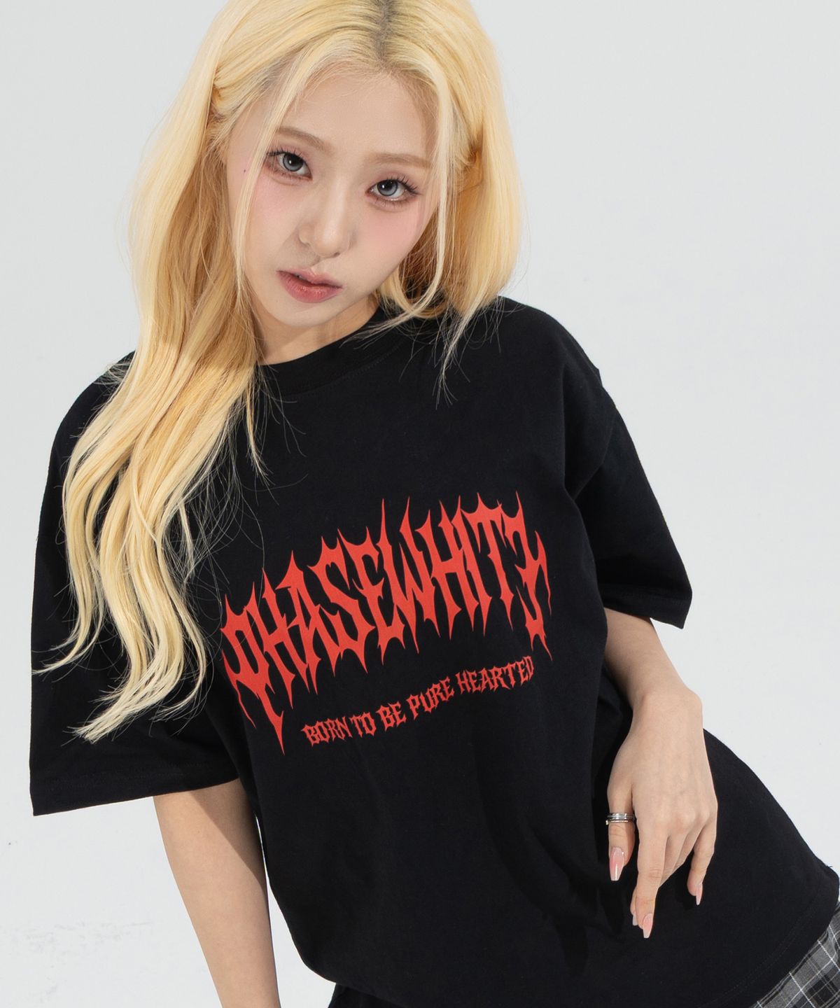 페이즈화이트(PHASEWHITE) [PHASE_2] METAL LOGO TEE_BLACK / 8802026-ST12