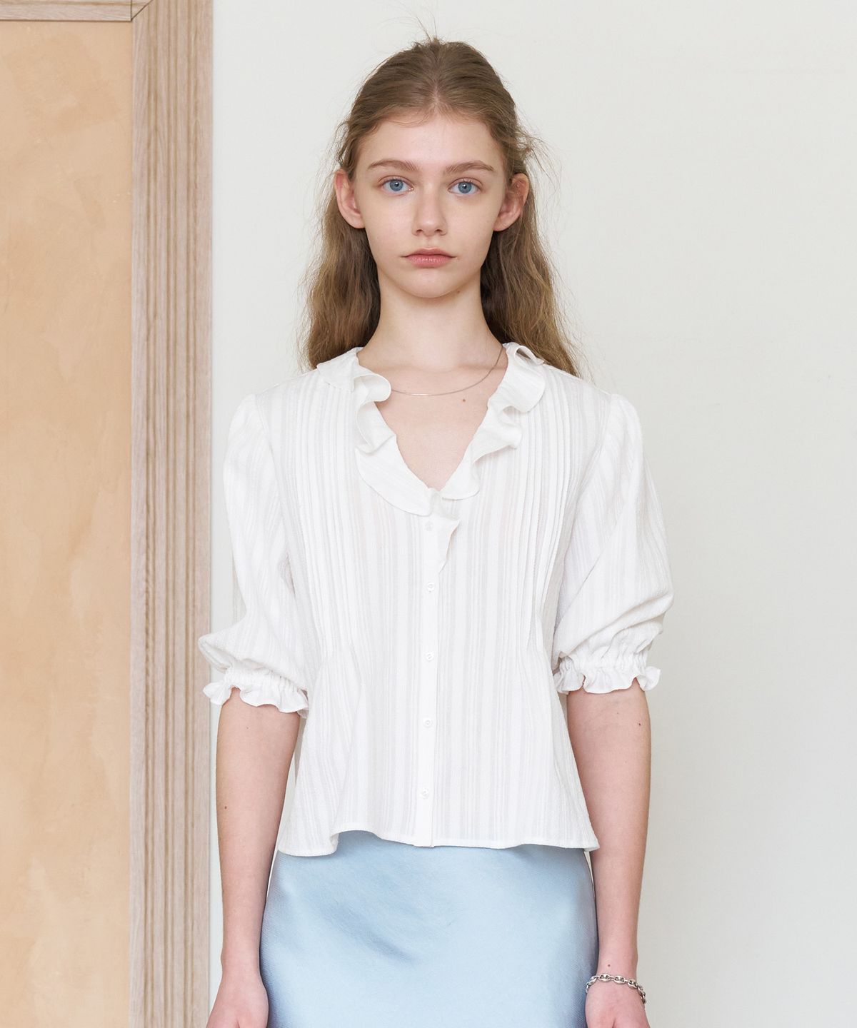 튜드먼트(TTUDEMENT) COTTON RUFFLE BLOUSE_OFF WHITE