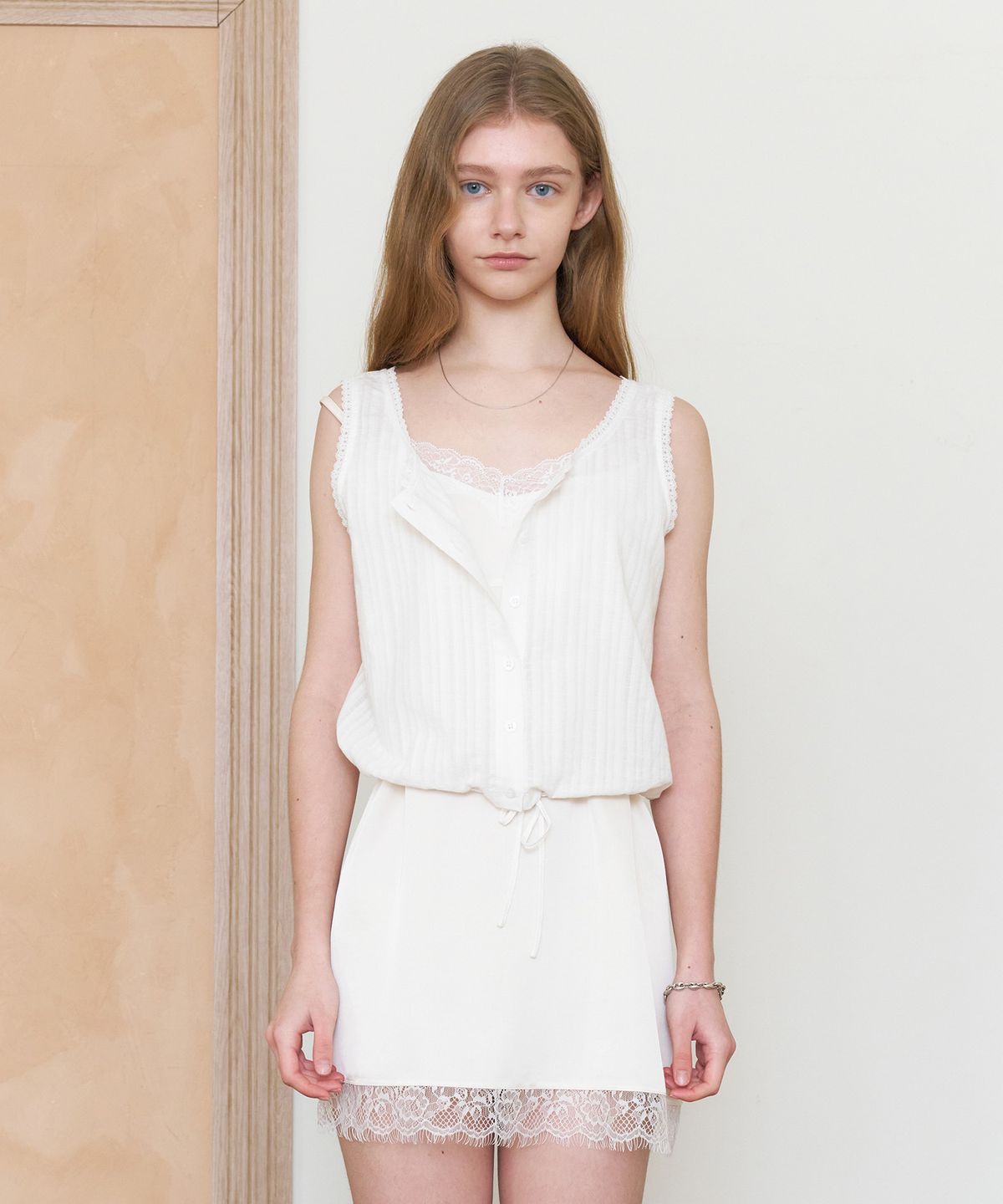 튜드먼트(TTUDEMENT) GAUZE SLEEVELESS BLOUSE_WHITE