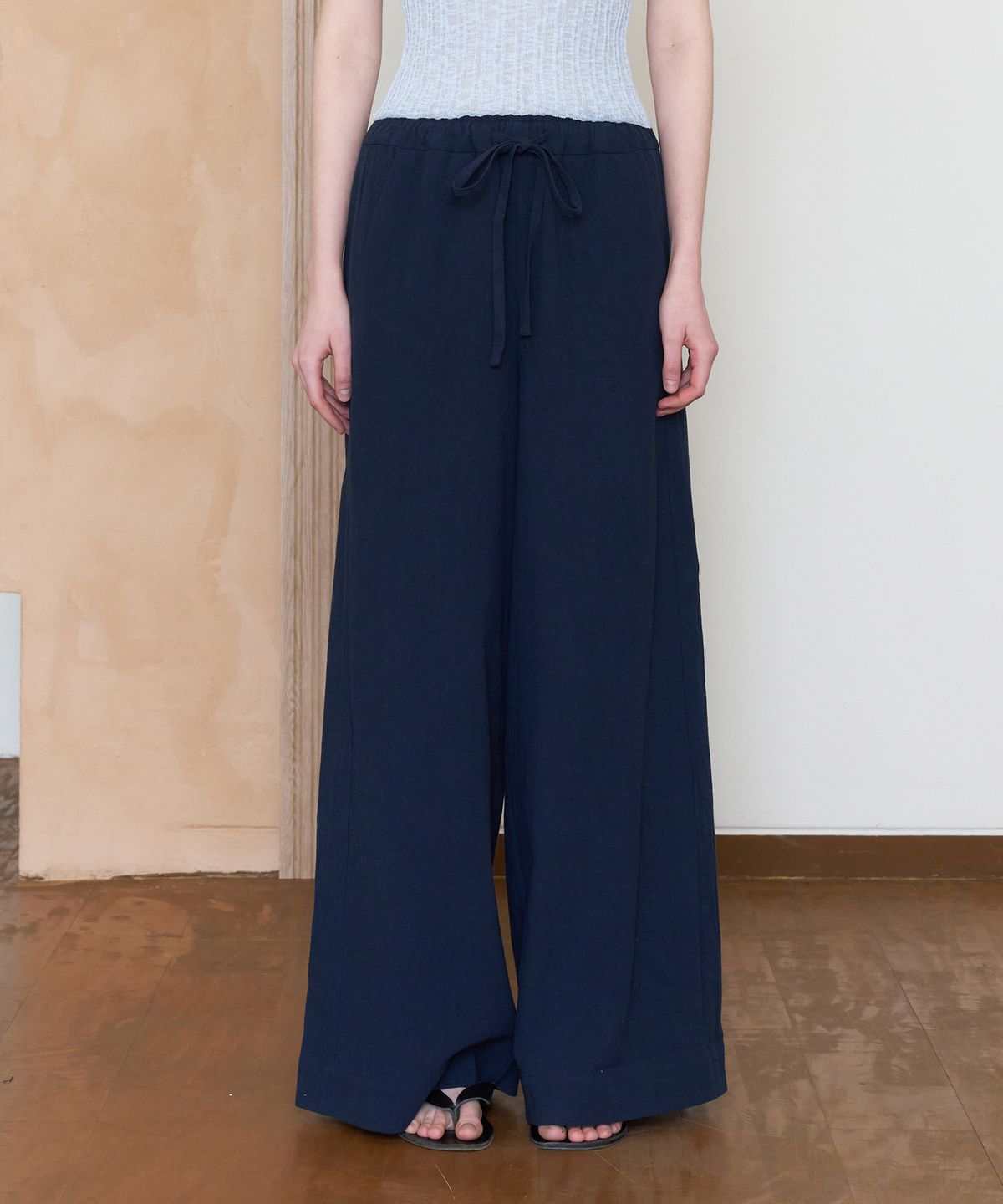 튜드먼트(TTUDEMENT) RELAXED WIDE PANTS_NAVY