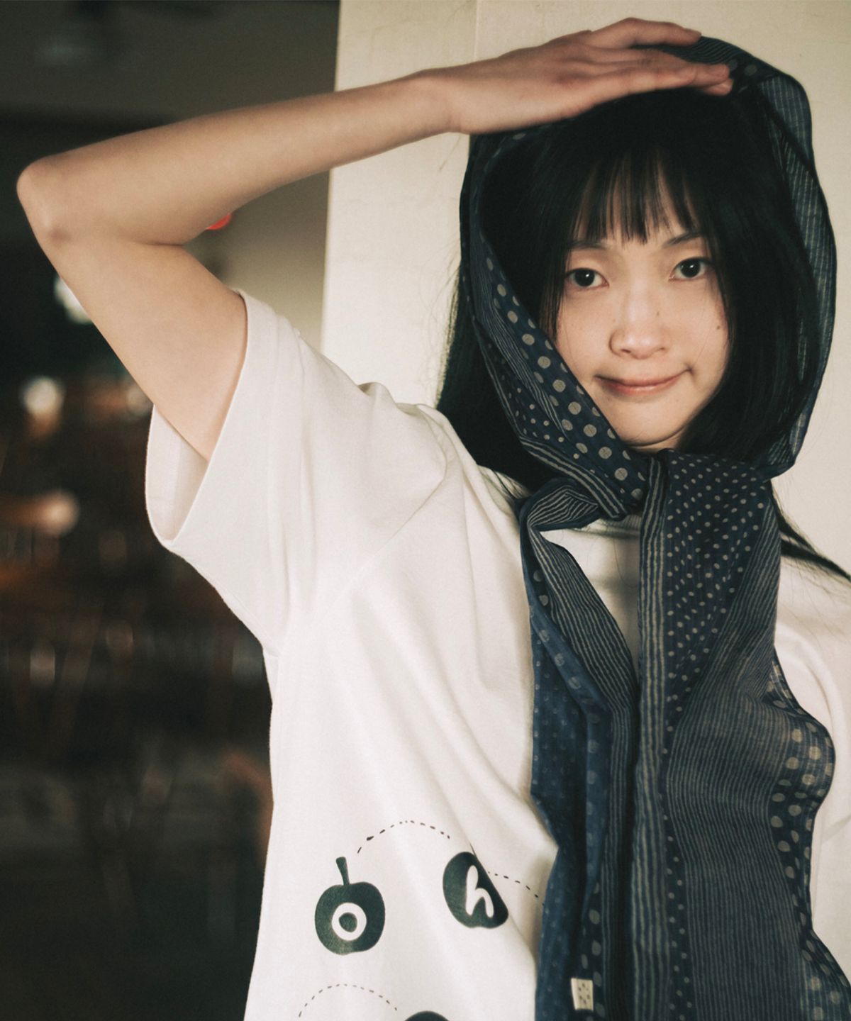 오헤시오(OHESHIO) DOT SHEER POINT SCARF, NAVY