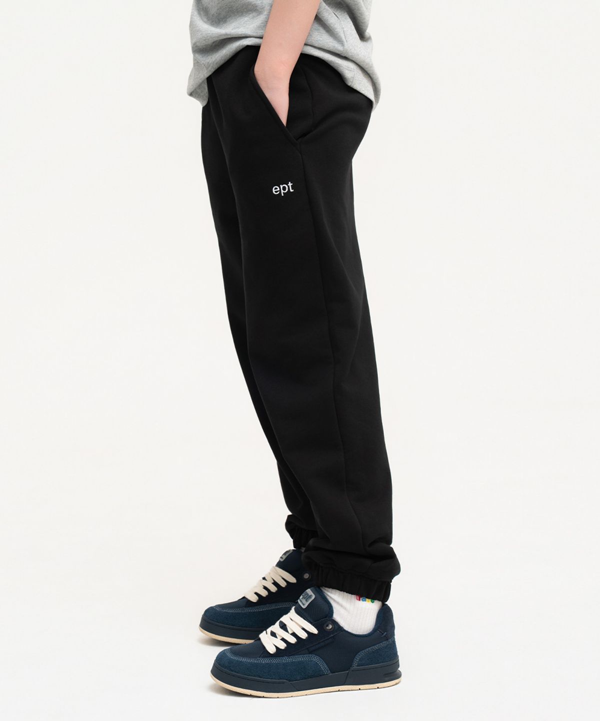 이피티(EPT) TRIANGLE FLAG SWEAT PANTS (BLACK)