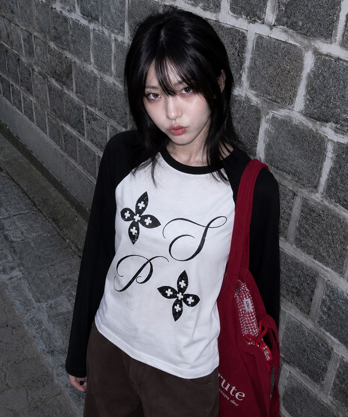 세인트페인(SAINTPAIN) SP 이니셜 심볼 레글런 헤비웨이트 롱슬리브 화이트