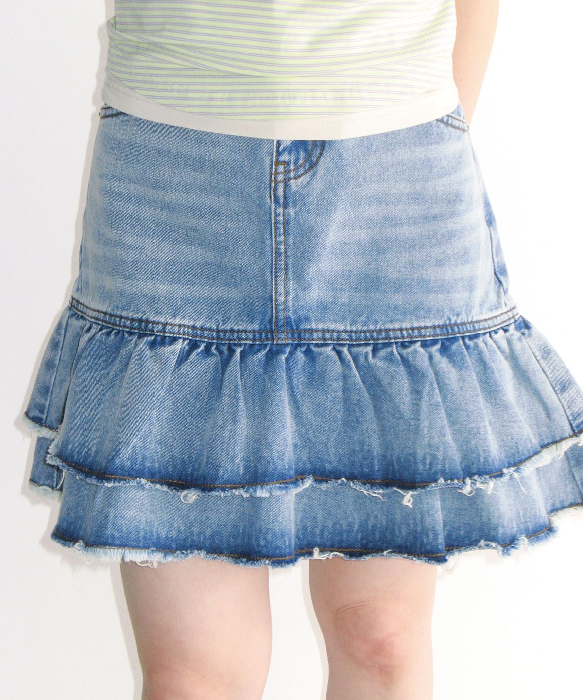 아메스 월드와이드(AMES-WORLDWIDE) FRILL DENIM SKIRT LIGHT BLUE