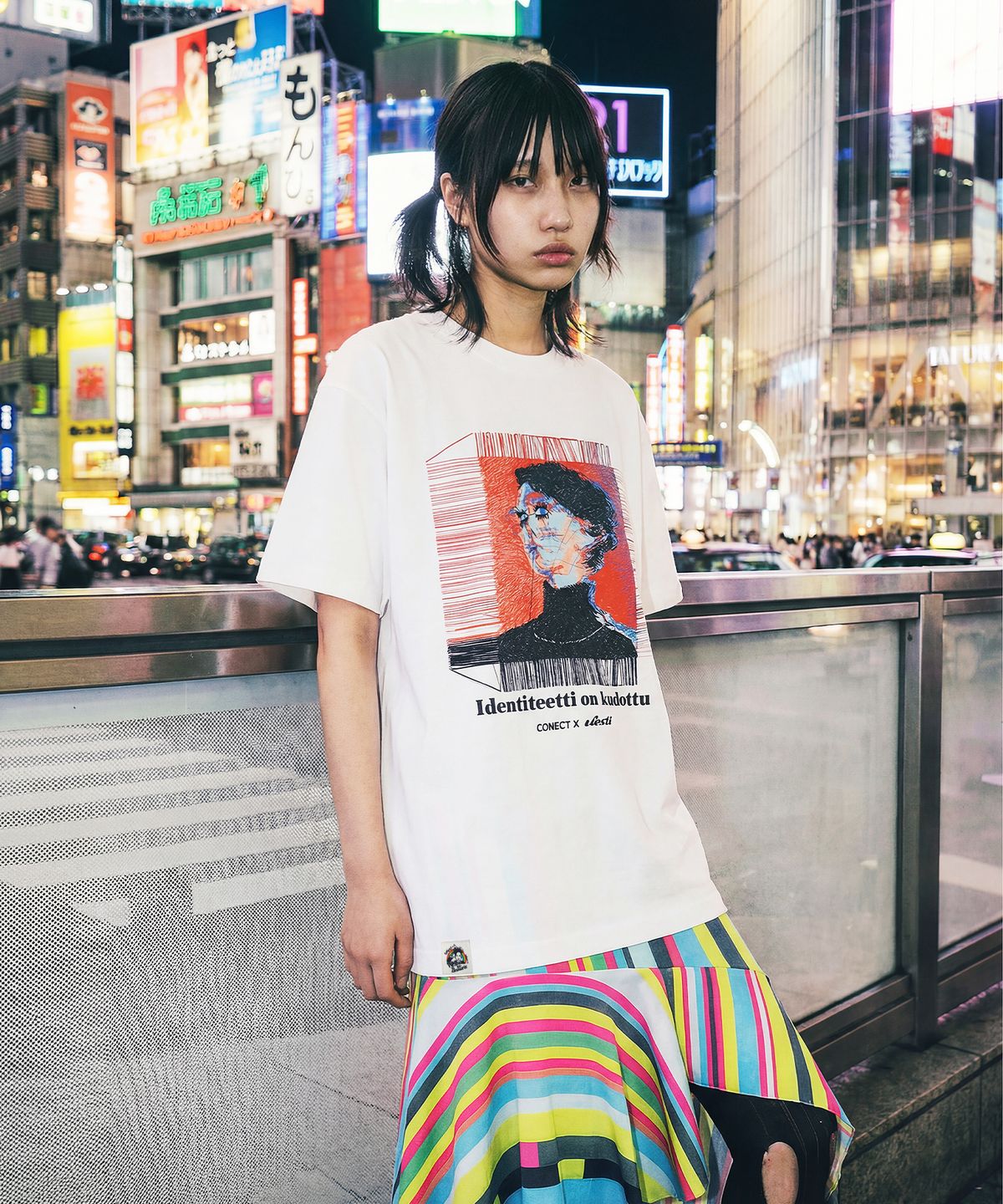 커넥트엑스(CONECTX) CONECTX x viesti Embroidery Effect Screen Print T-shirt_White