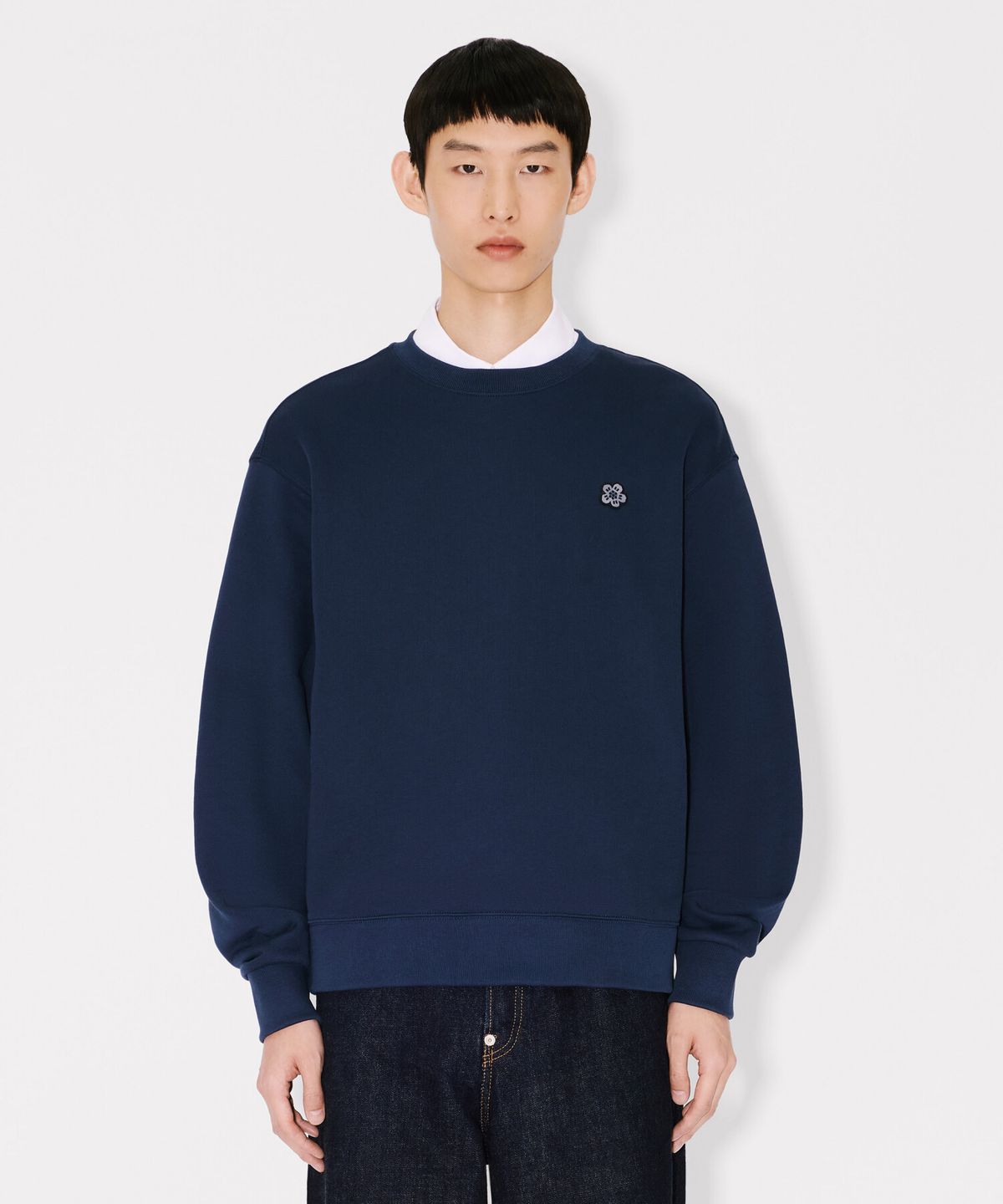 겐조(KENZO) 남성 보케 플라워 크레스트 클래식 스웻셔츠_K265AMW602NYX