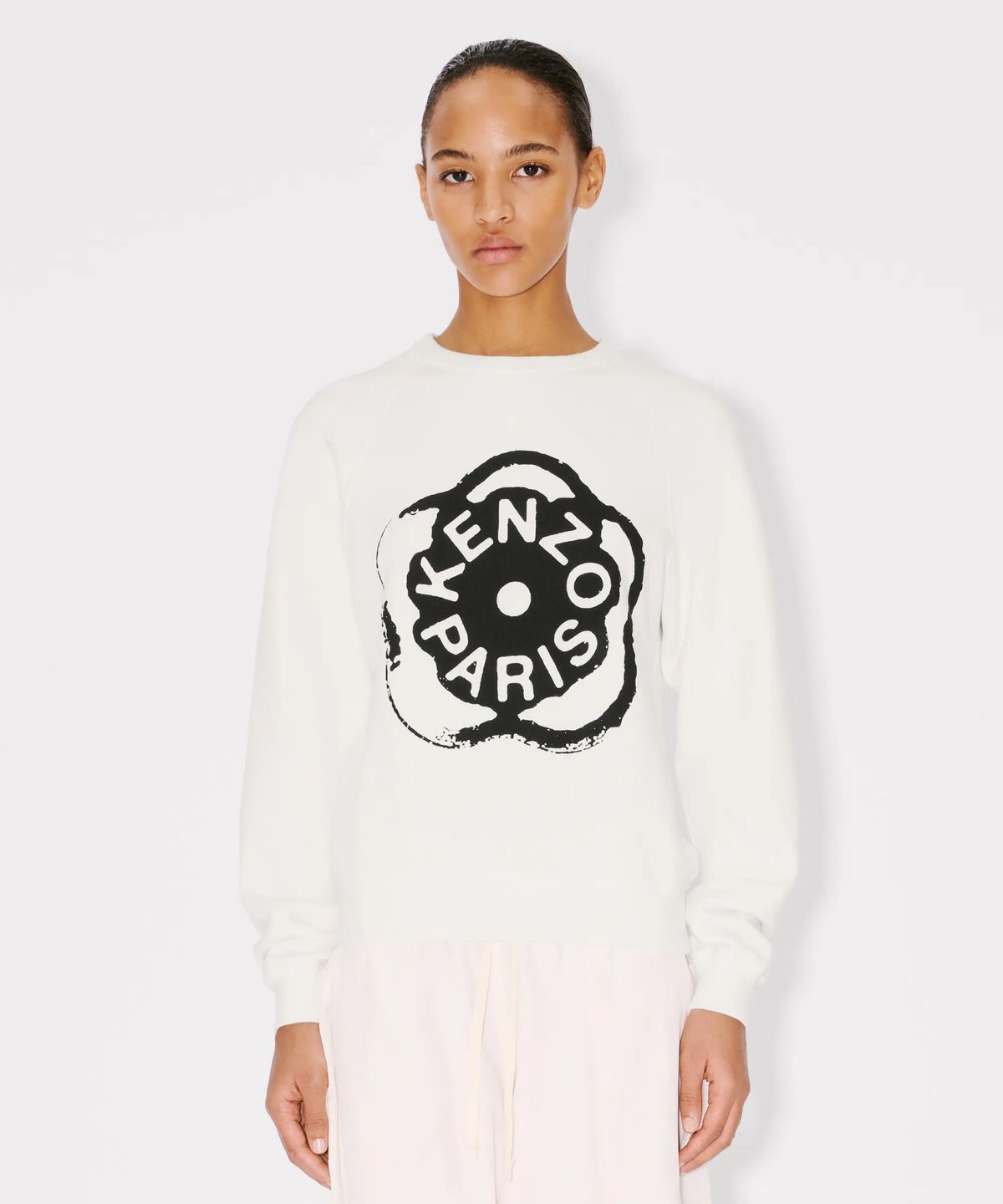 겐조(KENZO) 여성 보케 플라워 2.0 화이트 클래식 스웻셔츠_K265AWW502WHX