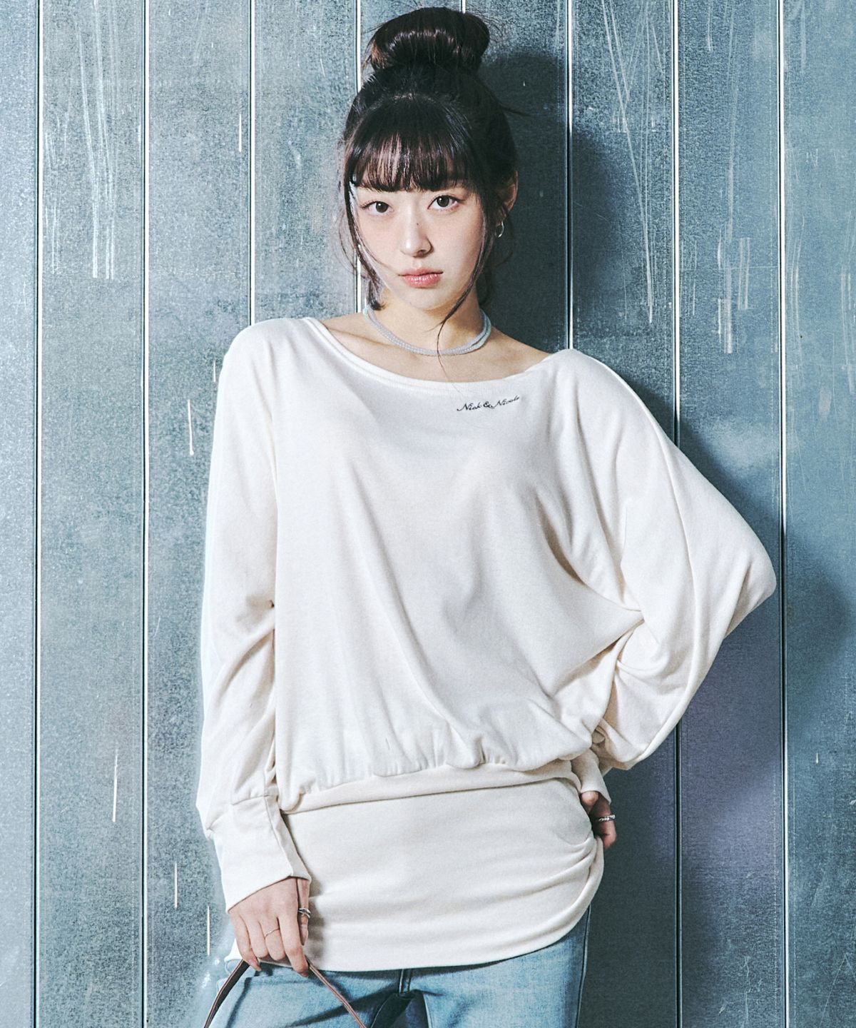닉앤니콜(NICK&NICOLE) ASYMMETRIC OFF SHOULDER DRESS_CREAM