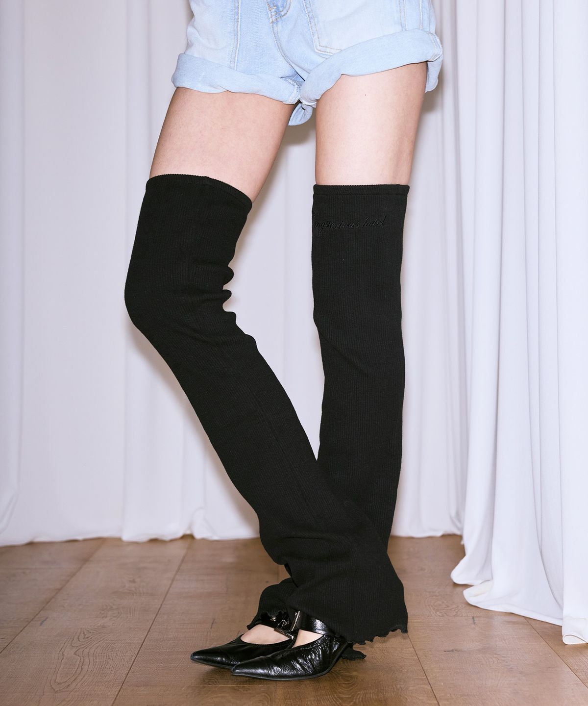 미스테리어스호텔(THE MYSTERIOUS HOTEL) HOTEL LEG WARMER [BLACK]