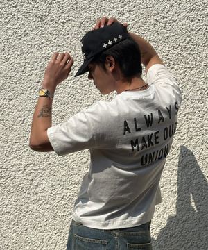 HOLIDAY Half T- Shirts White