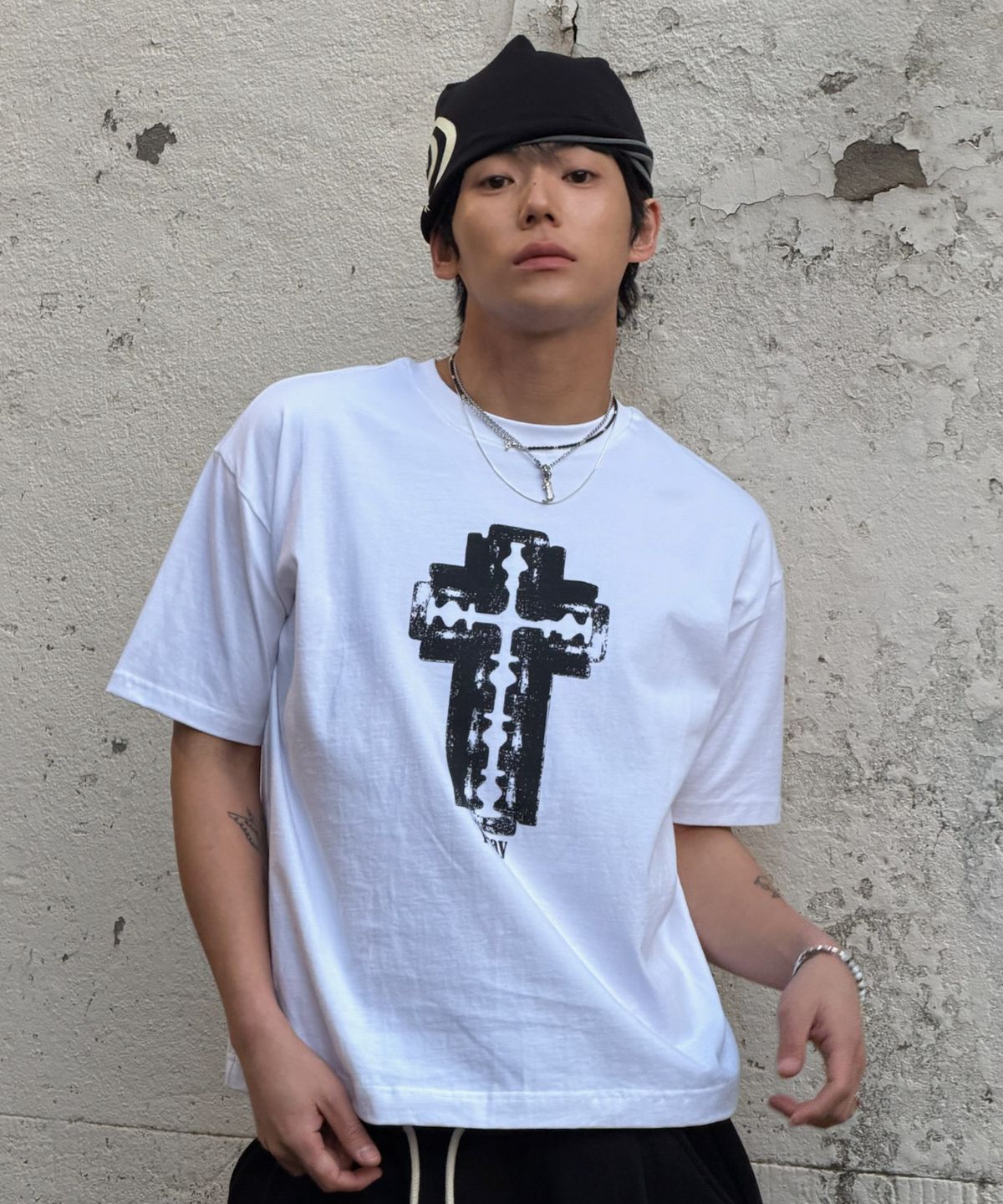 아모우(AMOU) Razor Cross Half T-Shirts White