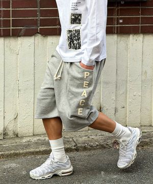 PEACE One Tuck Bermuda Pants Gray